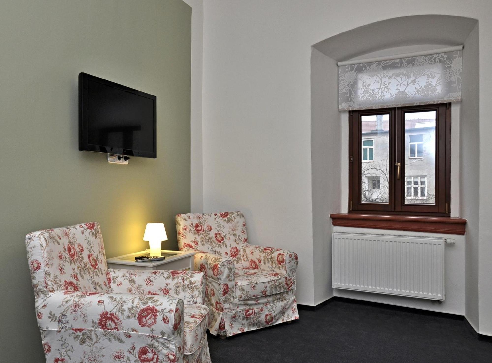 Pension Pod Vezi Kolin Exterior photo
