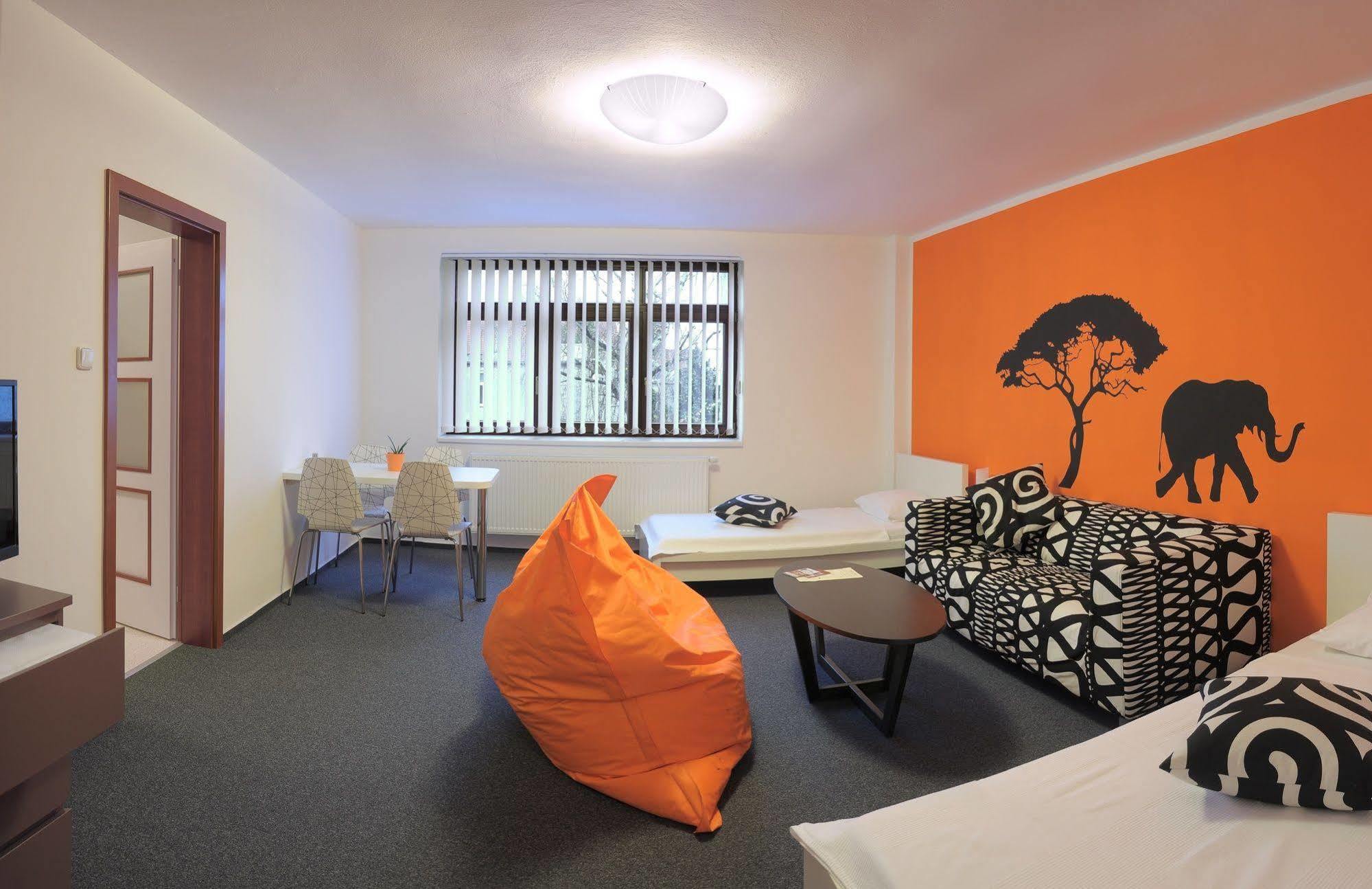 Pension Pod Vezi Kolin Exterior photo